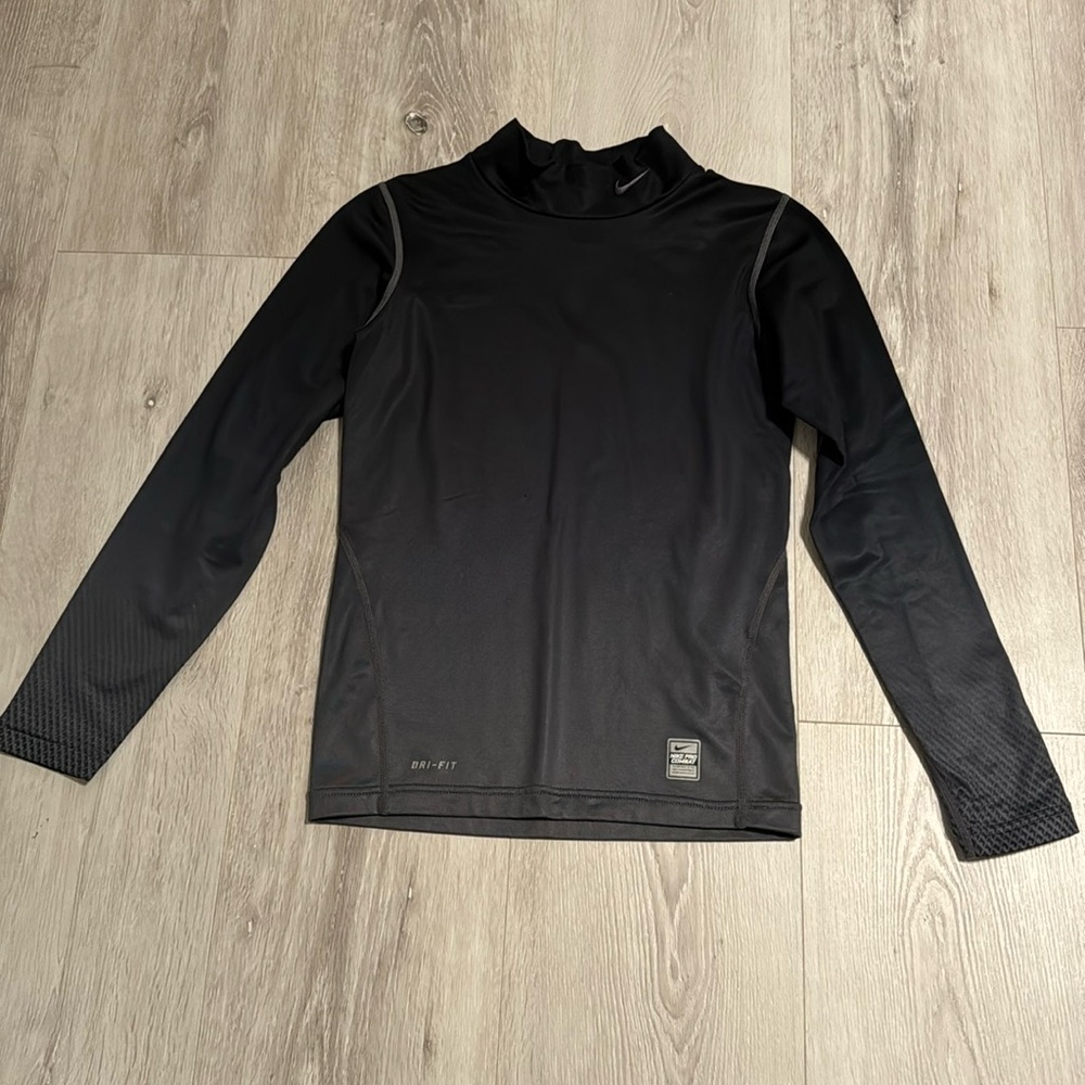 Big kids Nike pro combat long sleeve - size Medium